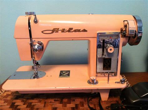 Pink Sewing Machine 的图像结果