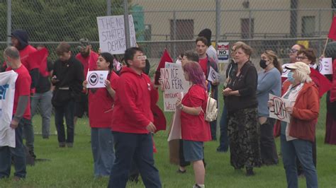 ICE confirms 14 farm workers detained in Albion | wgrz.com