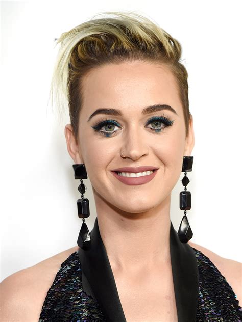 Katy Perry Eye Colour - A Look At Her Distinctive Gaze