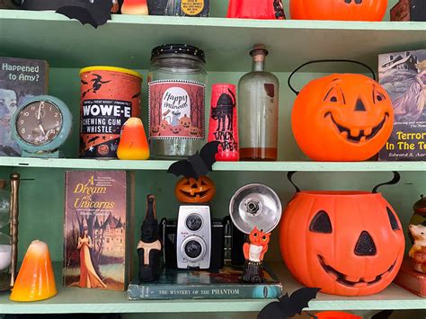 Spooky Vintage Halloween Bookcase Decor - Antique Shelf Decorations ...