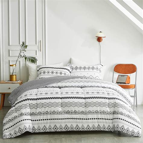Black And White Bedspread Thread at Terry Comer blog