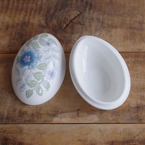 ウェッジウッド クレメンタイン ブルー 花柄 トリンケットボックス 蓋物 容器 小物入れ 卵型 エッグ Wedgwood Clementine ...
