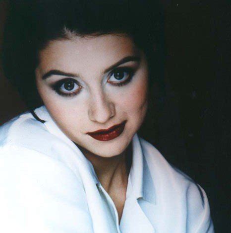 Friderika Bayer Kimdir, Hayatı ve Resimleri