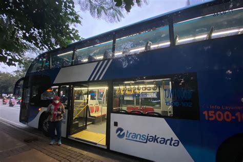 bus wisata malang