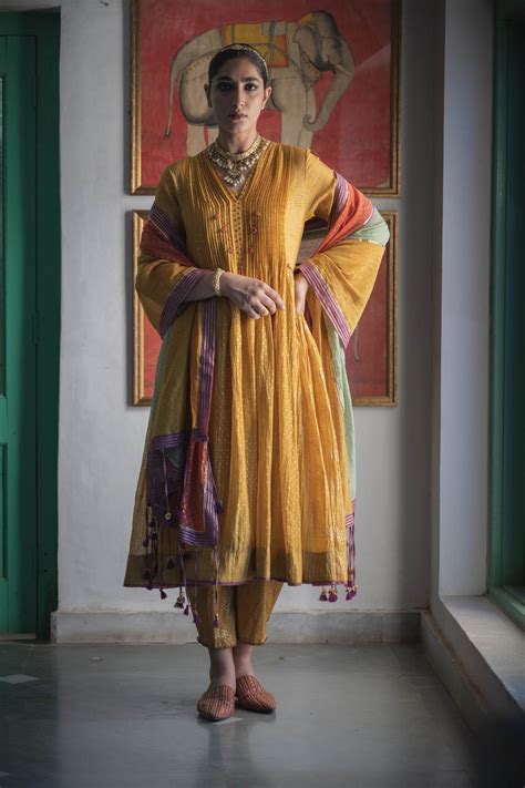 Disha Kurta – AJILIYAA