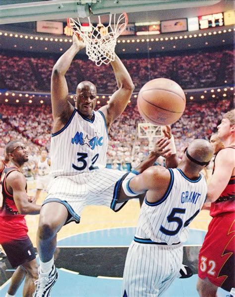 Shaquille Oneal Breaks Backboard