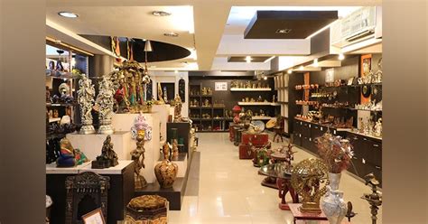 Trimurti: Maharashtra Emporium | LBB
