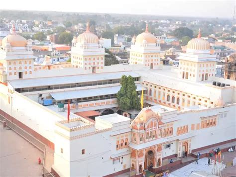 Orchha Ram Mandir: भारत का एकमात्र ऐसा मंदिर जहां राजा के रूप में पूजे ...