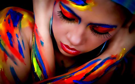 Body Painting by Ulysses: The beautiful female form becomes the canvas