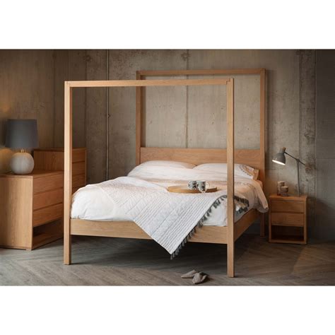 Nismaaya Dahl Oak Wood Poster Bed – Nismaaya Decor