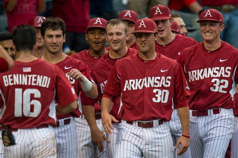 Hogs Omaha Bound to Battle Creighton | Arkansas Razorbacks