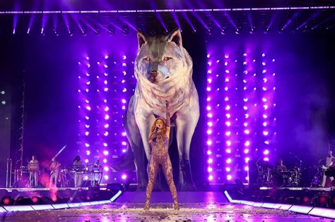 Esto dicen los 10 mandamientos de 'La Loba' de Shakira en sus conciertos | Us Weekly