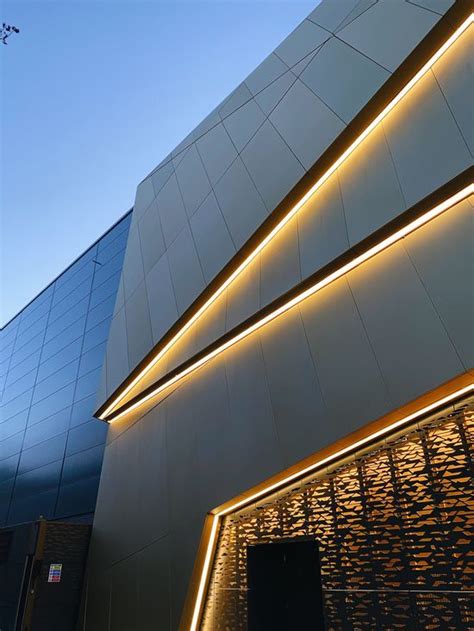 Building with Screen 的图像结果