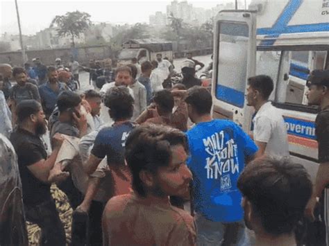 Dumper drivers roaming around in Surat dressed as Yamaraj, CCTV