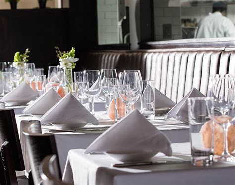 Restaurant Table Linens 的图像结果