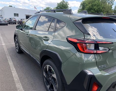 Alpine Green Crosstrek in person VS what I saw at the NY Auto Show VS Official photo from Subaru ...