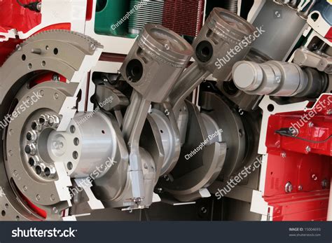 Engine Cross Section 的图像结果