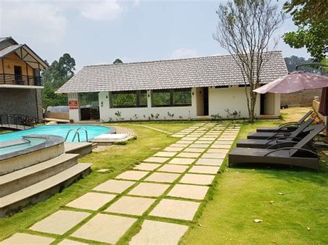 YELLOW LAKE RESORT AND SPA (Manjakuttai) - Hotel Reviews & Photos ...