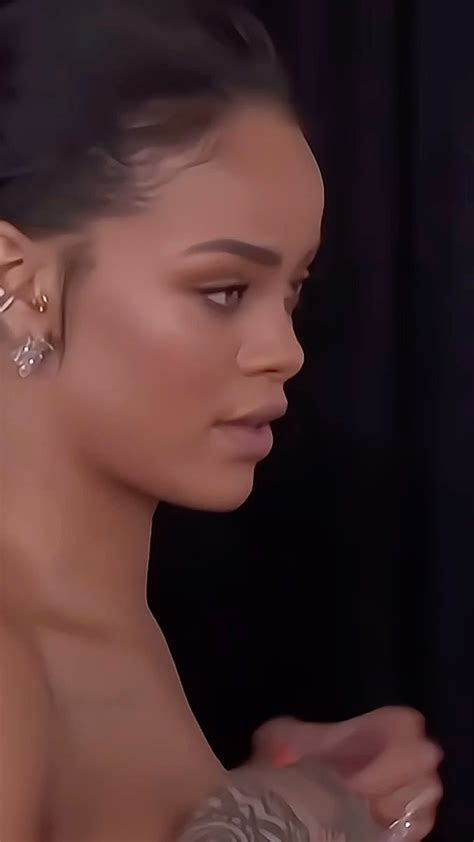 Rihanna (@rihannaenergy) • Instagram photos and videos