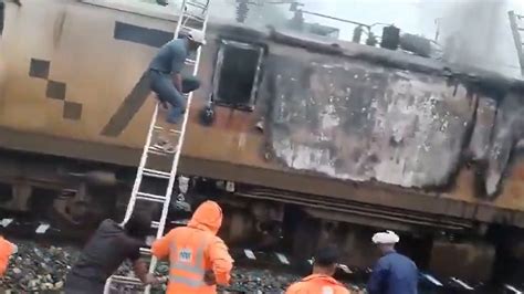 Rajasthan: Fire Breaks Out In Mumbai-Delhi Garib Rath Express Engine ...