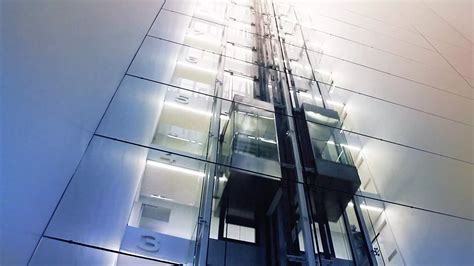 Una Mirada a los Elevadores y Escaleras en Centros Comerciales - Rino ...