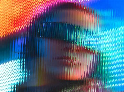 Rezultat imagine pentru Photoshop Tutorial Streaking Effect