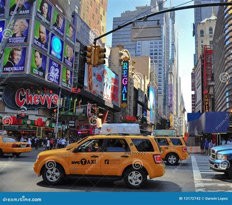 Stad 42 Van New York Straat Redactionele Fotografie - Image of ...