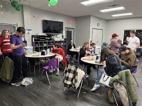 Local Adults Connection 的图像结果