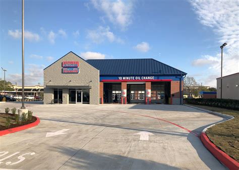 Oil Change, Tires, Auto Repair - Houston, TX - Memorial 77079 | Express Oil Change & Tire Engineers