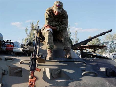 Ukraine Troops: Nearly 1000 Ukrainian troops surrender at Mariupol ...