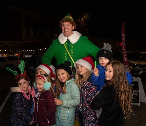 PHOTOS: Salem lights up Riverfront Park - Salem Reporter