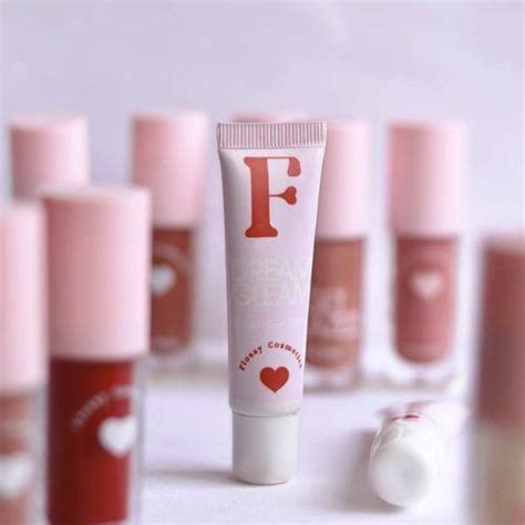 Flossy Cosmetics is here to revive the '90s glossy lips craze ...