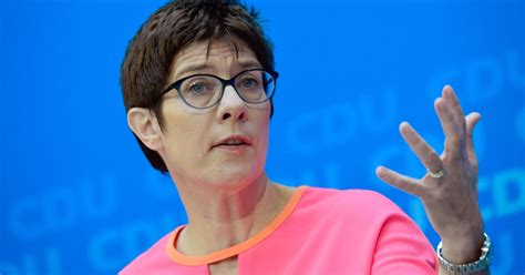 Angela Merkel Farming Simulator 的图像结果