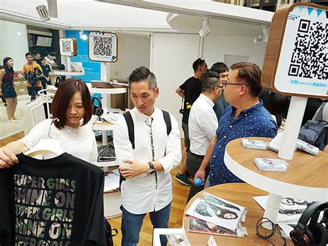 Alibaba, Tencent to lose hard-earned mobile payment share as China ...