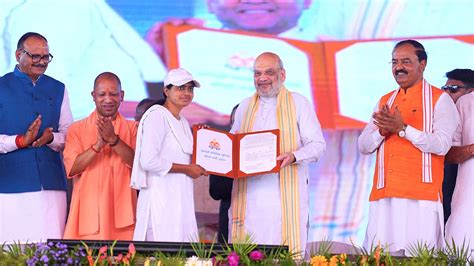 'Not A Single Rupee Was Taken As Bribe': Amit Shah Hands Over ...