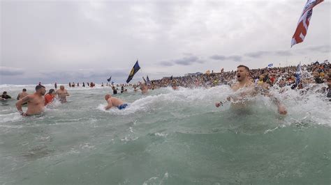 Dive into the 32nd Annual Polar Bear Plunge in Seaside Heights to ...