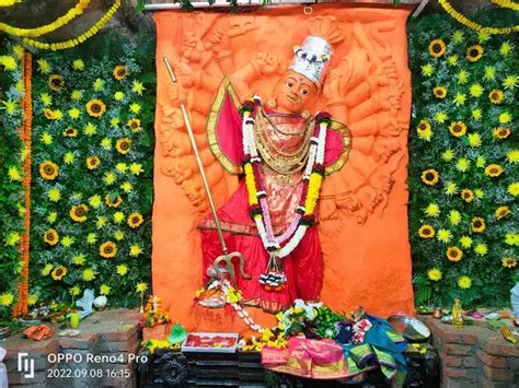 अतिप्राचीन स्वरुपात प्रकटली सप्तशृंगी देवी; पाहा आदिमायेची स्वयंभू ...