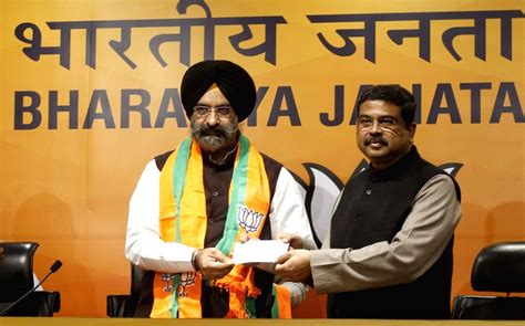 :Delhi:Former SAD leader Manjinder Singh Sirsa joining BJP in presence ...