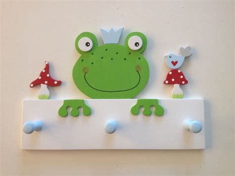 Frosch-Garderobe für kleine Prinzen