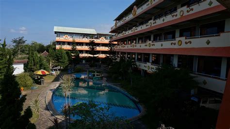 HOTEL SURYA INDAH (Batu) - Hotel Reviews & Photos - Tripadvisor