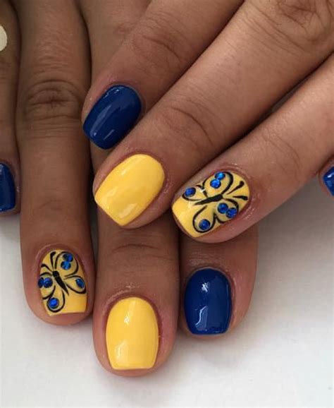 #short #stones | Gel nails, Nail art, Manicure nail designs