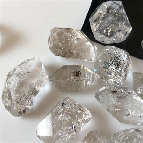 Herkimer Diamond Unveiled: Discover Its Meaning, Uses & Benefits