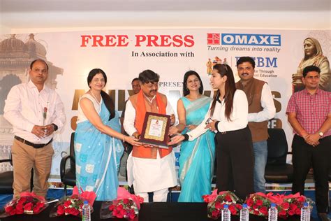 Indore: Free Press Ahilya Award to 24 women who made their mark