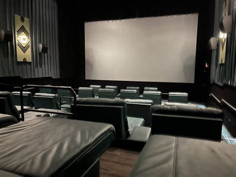 Review of B&B KC Northland 14 Theater — Maxwell's Movie Corner