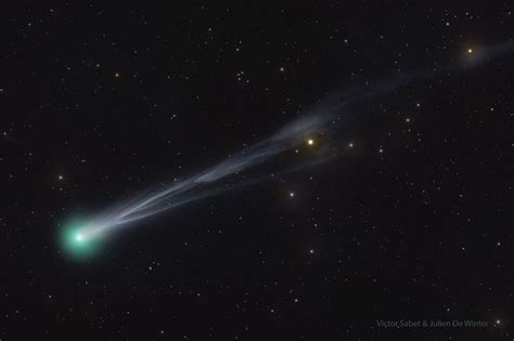 You Need to See This Bright New Comet Shine in the Night Sky This Month ...