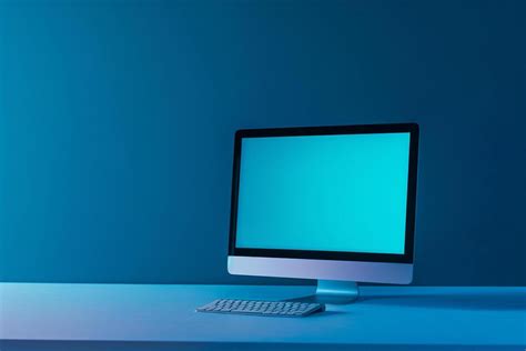 High-Tech Desktop 的图像结果