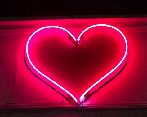 Download wallpaper 1280x1024 heart, neon, sign, light, red standard 5:4 ...