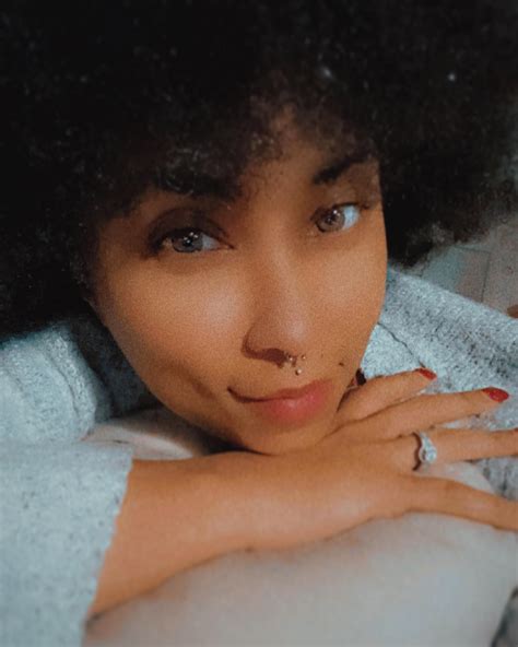 Dezi Sunshine | 🪮♥️🖤 | Instagram