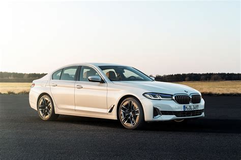 2021 BMW 5 Series Finally Shows Its Facelift, Will Update Over the Air - autoevolution