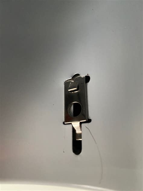 How to Fit the Clips On a Downlight 的图像结果